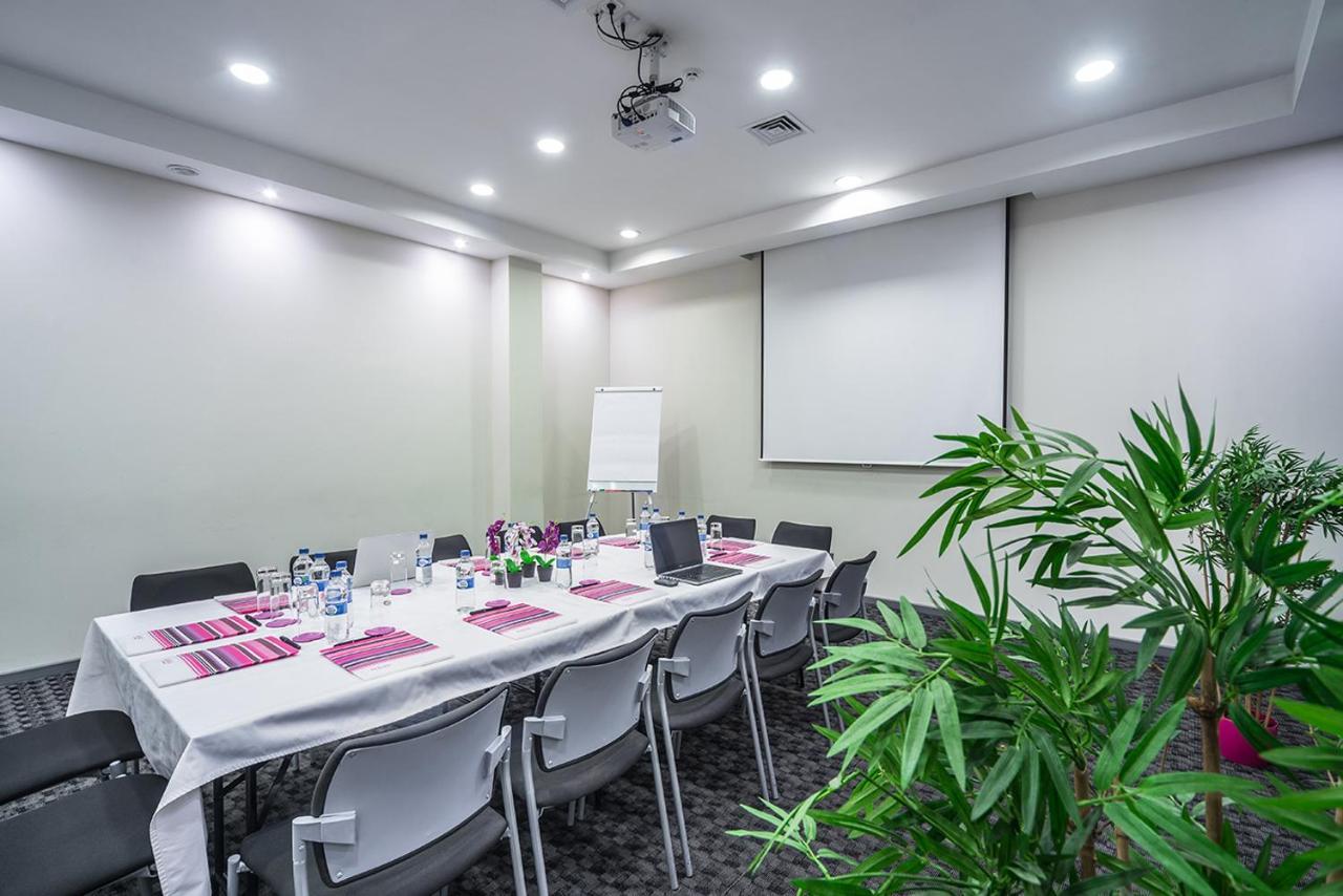 Hotel Amarant & Conference Halls By Chm 3*